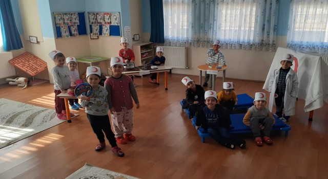 Çıldır Anaokulu öğrencilerinden Kızılay Haftası etkinliği