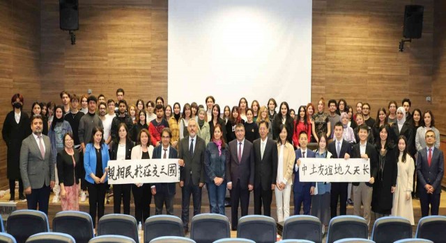Çin Halk Cumhuriyeti Ankara Büyükelçisi Shaobinx, NEVÜlü öğrencilerle bir araya geldi