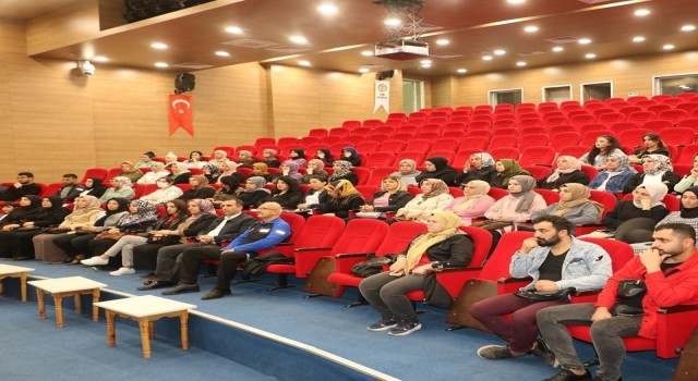 Cizrede 180 usta öğretici aile okulu eğitiminde buluştu