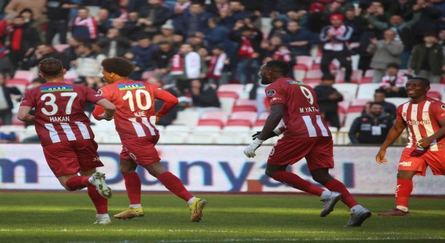 Clinton NJie gol sayısını 2 yaptı