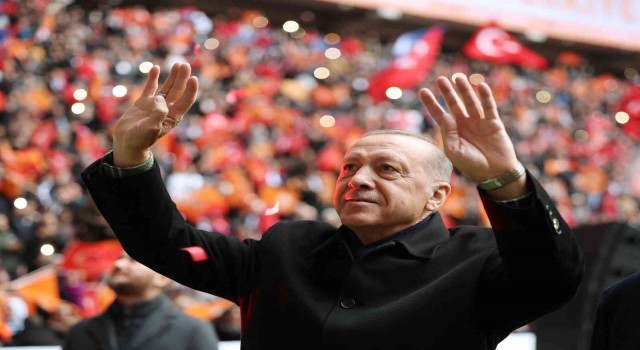 Cumhurbaşkanı Erdoğan: 2023 seçiminde tarihimizin en büyük zaferi elde etmemizin önüne kimse geçemez