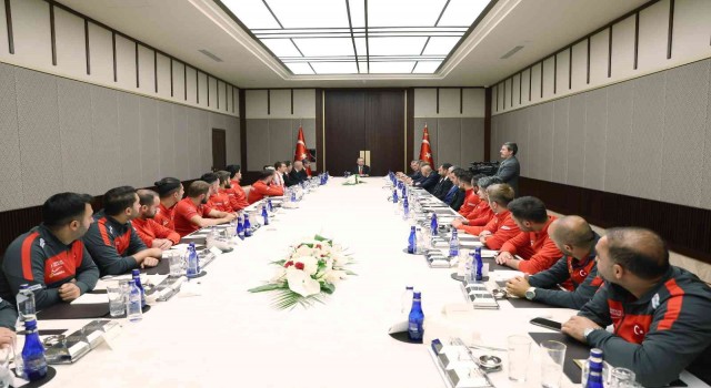 Cumhurbaşkanı Erdoğan, Türkiye Ampute Futbol Millî Takımını kabul etti