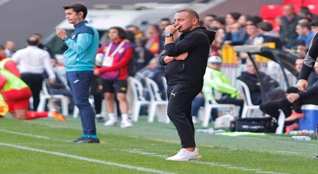 Cüneyt Dumlupınar: Önemli olan ligi lider bitirmek