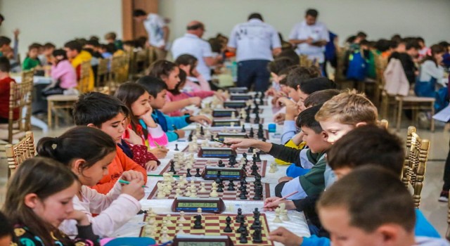 Denizlide 232 sporcu şampiyonluk için hamle yaptı