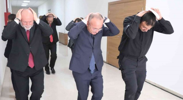 Denizlide 7 bin kişiyle Deprem Anı, Çök Kapan Tutun ve Tahliye tatbikatı yapıldı