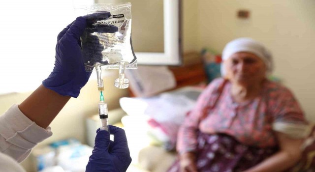 Denizlide iyilik melekleri 5 yıldır dertlere derman oluyor