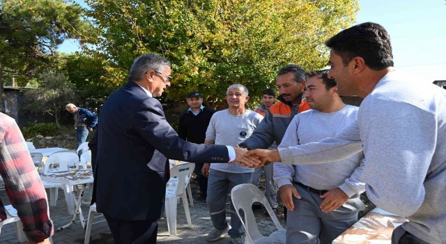 Dere ıslah çalışmaları tamamlanan mahallede yemekli kutlama