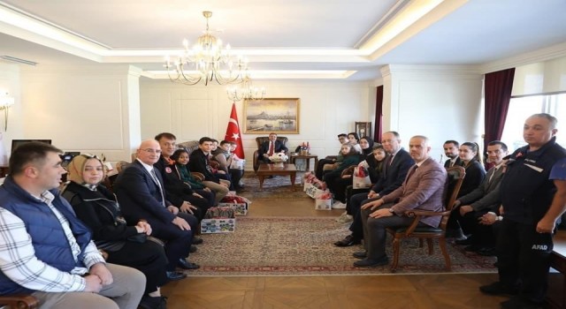 Derece elde edenlere ödülleri verildi