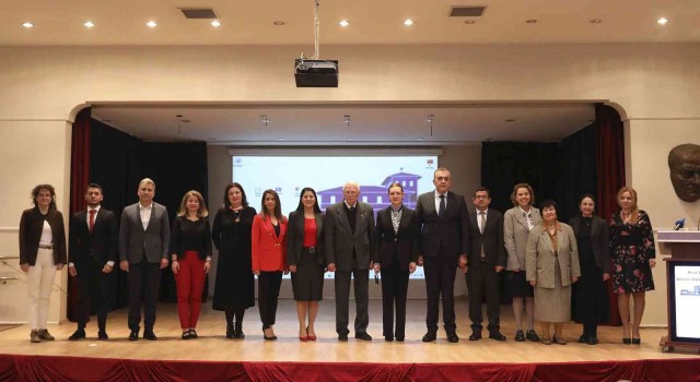 DEÜde Öğretmenler Günü töreni