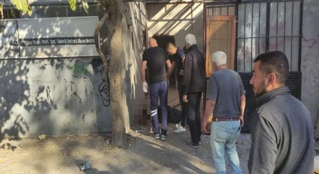 Didimde duvardan düşen adam hayatını kaybetti