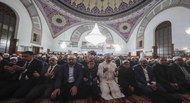 Diyanet İşleri Başkanı Erbaş: Çocuklarımızı ve gençlerimizi sırat-ı müstakimde daim tutacak şeyleri yapmak için gayret etmeliyiz