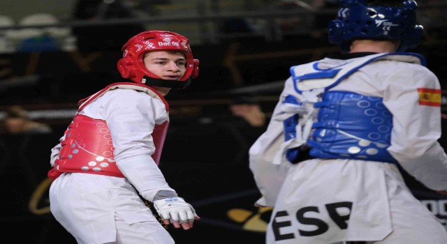 Dünya Taekwondo Şampiyonasında 2 milli sporcu madalya mücadelesi verecek