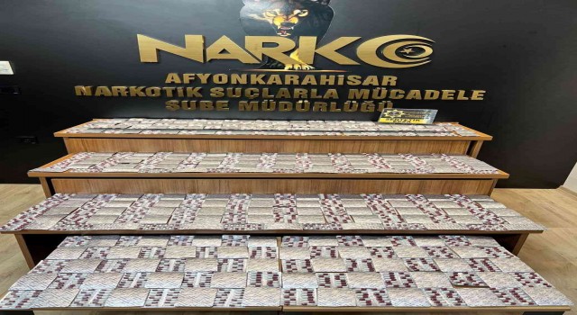 Durdurulan otomobilde 5 bin 399 adet uyuşturucu hap ele geçirildi