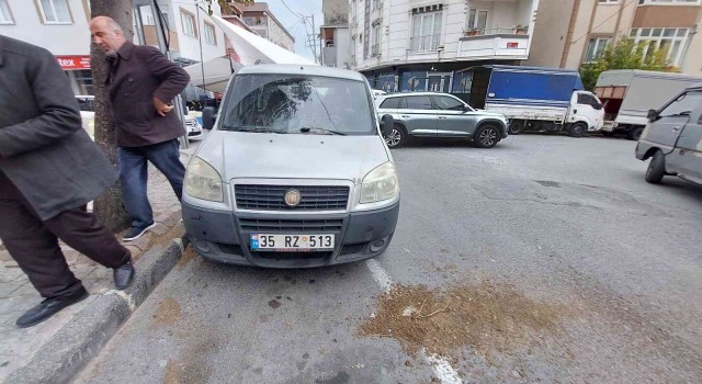 Düşen saksıdan son anda kurtuldular