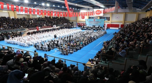 Düzcede 497 hafız dualarla icazet belgelerini aldı
