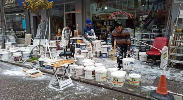 Düzcede depremin izleri siliniyor