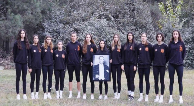 Eczacıbaşı Dynavit, 10 Kasımda Atatürkü fidan dikerek andı