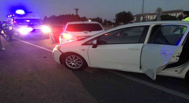Edirnede 2 otomobil çarpıştı, 2 kişi yaralandı