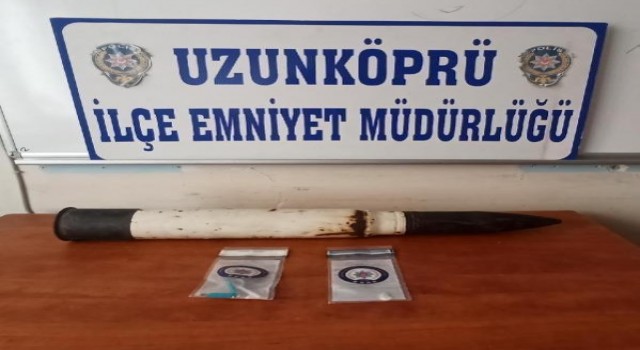 Edirnede bir evde havan topu mermisi ve uyuşturucu ele geçirildi