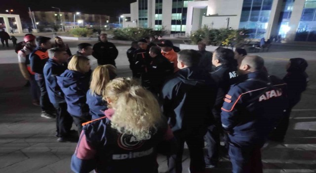 Edirnede ‘çök-kapan-tutun tatbikatı gerçekleştirildi