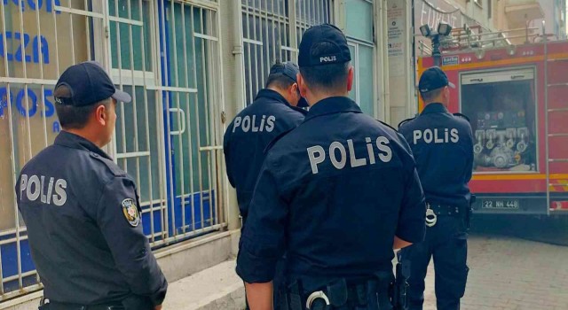 Edirnede pes dedirten olay: Apartman içinde hurda yakan şahıs yangına neden oldu