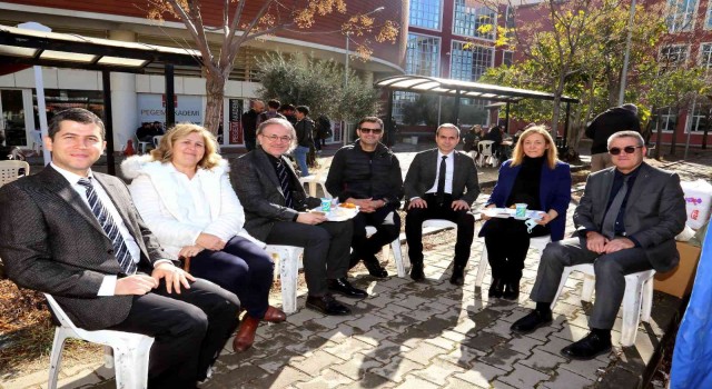 Eğitim Fakültesi akademik kadrosu ile geleceğin öğretmenleri bir araya geldi