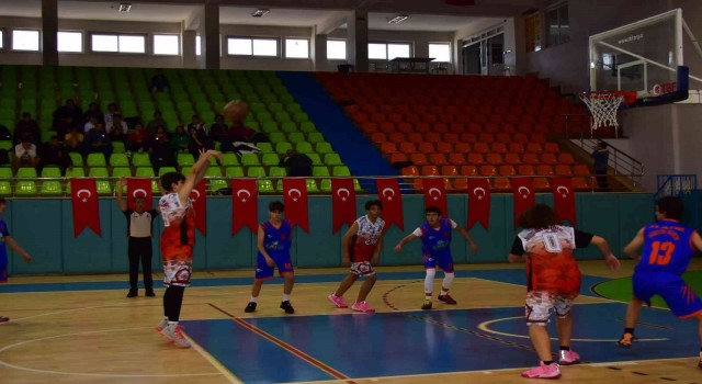 Elazığda U16 Basketbol Yerel Lig müsabakaları başladı