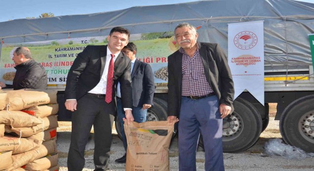 Elbistanda üreticilere yüzde 50 hibe destekli 75 ton nohut tohumu dağıtıldı