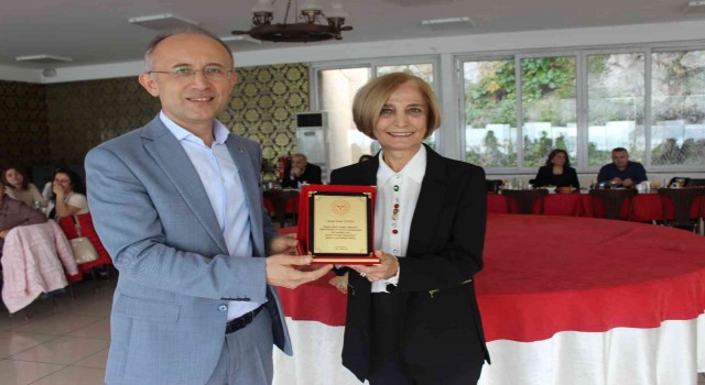 Emekliye ayrılan eğitimci, “Çalışma hayatımda çalışmalarımda yorgunluk duymadım”