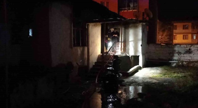 Sivas’ta Engelli adam evde çıkan yangında hayatını kaybetti