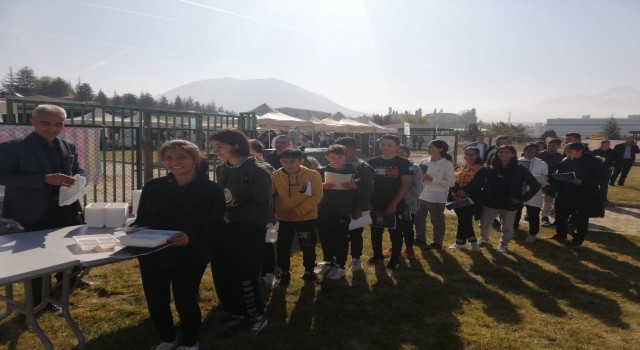 Erciyes Üniversitesinden Sivasa uzanan Sevgi Köprüsü