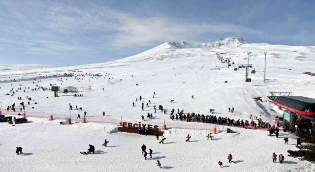 Erciyeste yeni sezon bilet fiyatları belli oldu