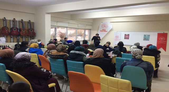 Erzincanda kadınlar kansere karşı bilgilendiriliyor