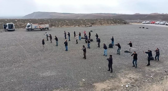 Erzincanda polislere terör ve asayiş olaylarına müdahale eğitimi
