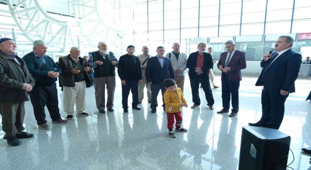 Erzincanda umre yolcuları dualarla uğurlandı