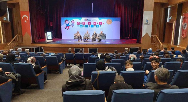 Esenlerde çocuk hakları panelde anlatıldı