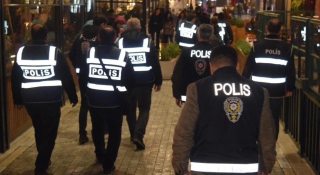 Eskişehirde bir gecede 7 bin 649 şahıs sorgulandı