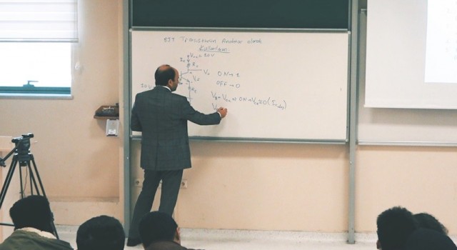 ETÜde hibrit eğitim başarıyla devam ediyor