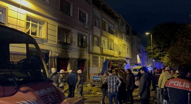Fatihte ekipler doğalgaz çalışması yaparken patlama yaşandı: 5 yaralı