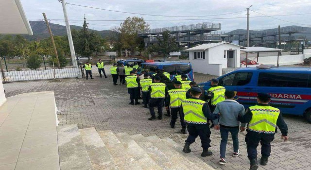 Fethiyede insan taciri operasyonu; 10 tutuklama