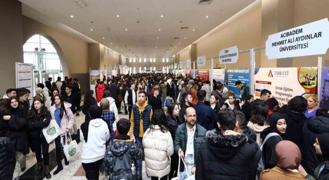 Gaziantep üniversite bölüm tanıtım ve kariyer Fuarına yoğun ilgi