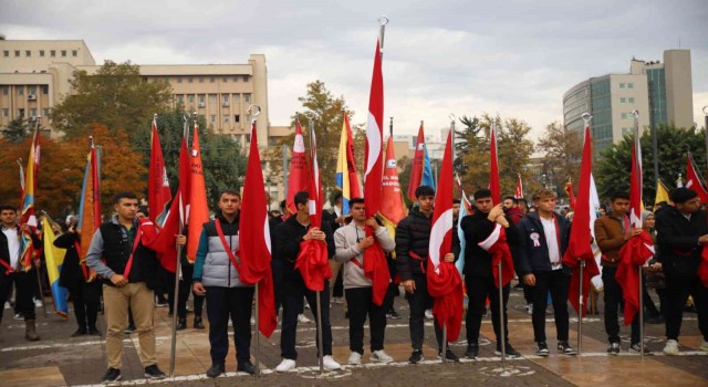 Gaziantepte Öğretmenler Günü buruk kutlandı