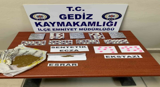 Gedize uyuşturucu sokmaya çalışan 5 şüpheli gözaltına alındı