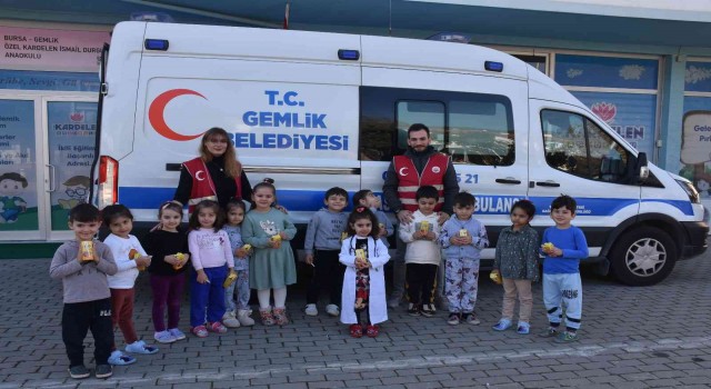 Gemlikte anaokuluna öğrencileri sağlık hizmetleri hakkında bilgilendirildi