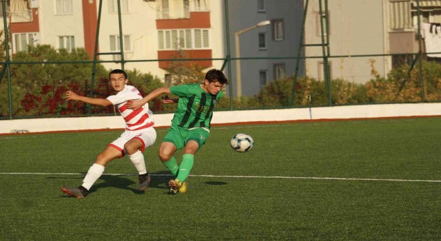 Genç horozlar Pendiksporu 3 gol ile uğurladı