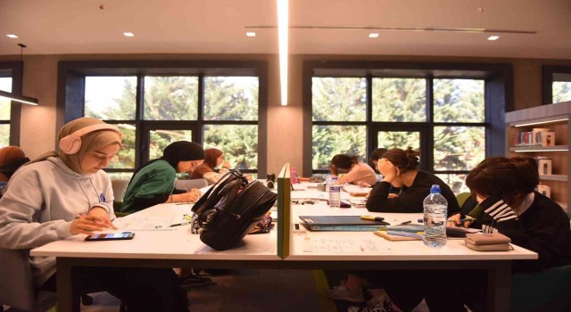 Genç Yıldırımın ikinci uyumayan kütüphanesi sevildi