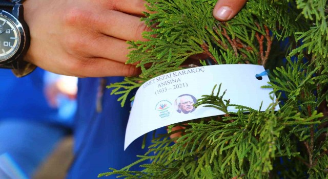 Gençler, “Sezai Karakoç” anısına fidan dikti