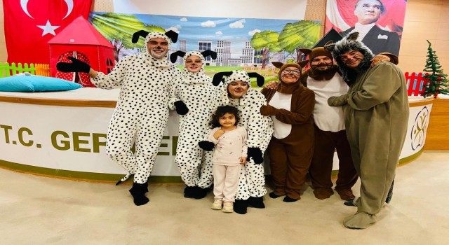 Germencikli çocukların tiyatro sevinci