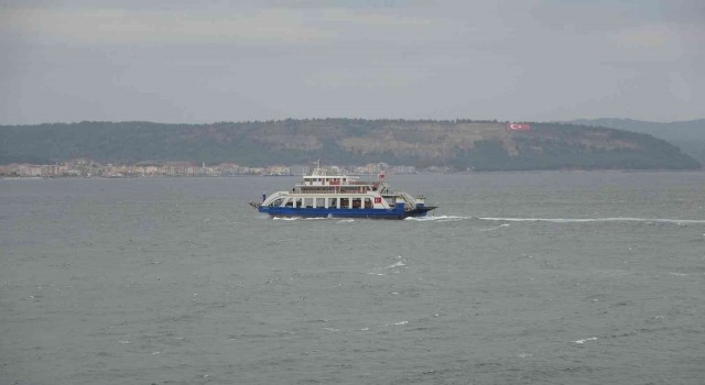 Gökçeada ve Bozcaadaya yarınki feribot seferlerine fırtına engeli