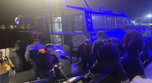 Gökçeadada rahatsızlanan vatandaş tahliye edildi